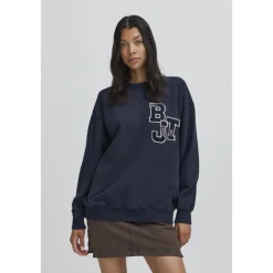 Ball Sweatshirts*Brev Patch Sweater i Sky Captain Blå