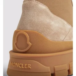 Moncler Chelsea Boots*Chelsea-støvler i ruskind med profilsål Beige