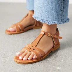 Angulus Sandaler*Feminin Lædersandal med Stropper og Ankelrem Beige