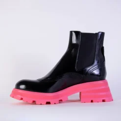 Alexander McQueen Chelsea Boots*Fluo Pink Sole Chelsea Støvler Sort