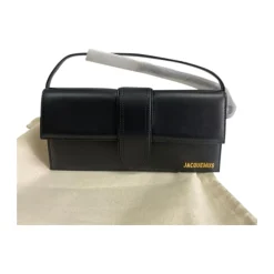 Jacquemus Skuldertasker*Lang lædertaske med aftagelig rem Sort