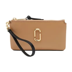Marc Jacobs Clutch*Minimalistisk læderclutch med forfine detaljer Beige