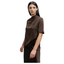 Ahlvar Gallery T-Shirts*Silke T-shirt Mørke med Asymmetriske Plisser Brun