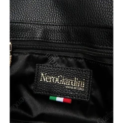 Nerogiardini Clutch*Stilfuld clutch i teknisk materiale Brun